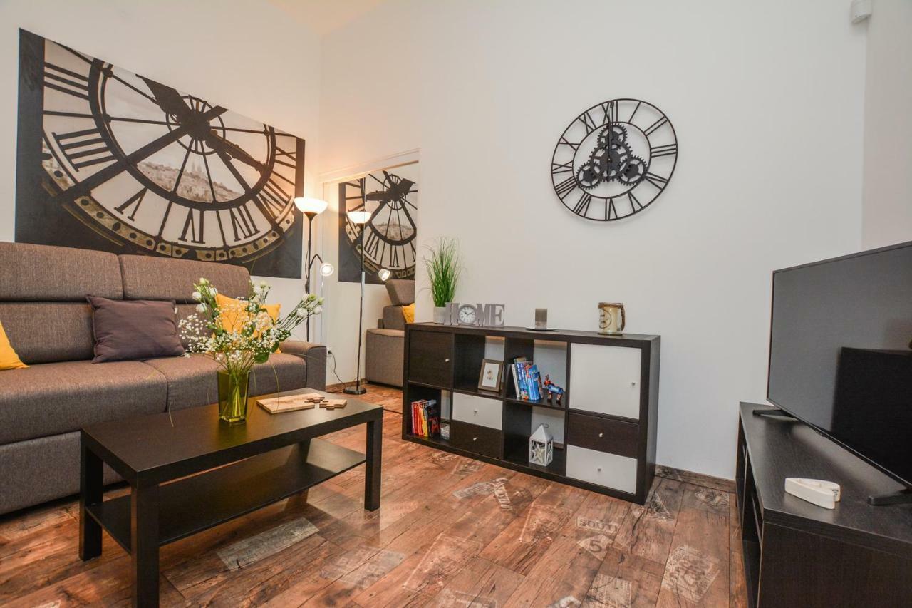 Timeless Apartment Budapest Bagian luar foto