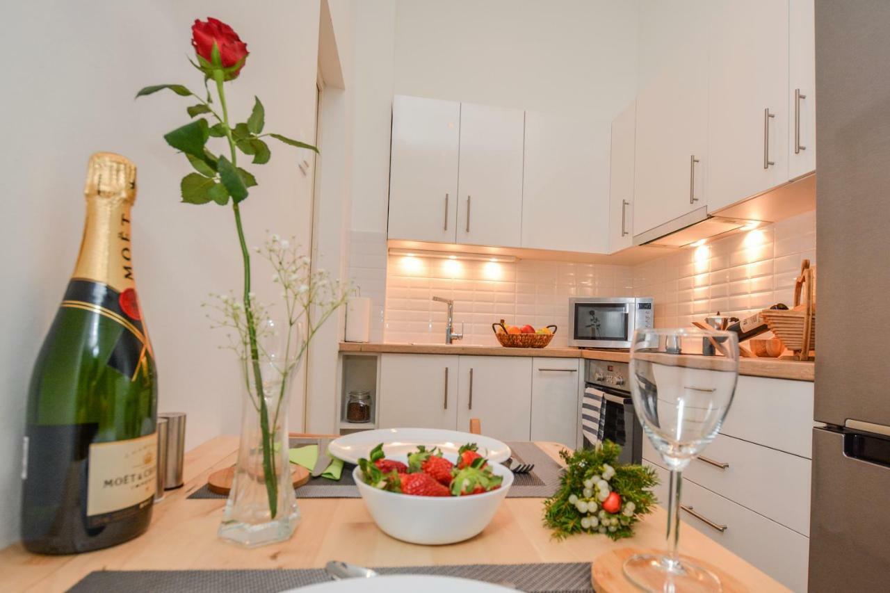 Timeless Apartment Budapest Bagian luar foto