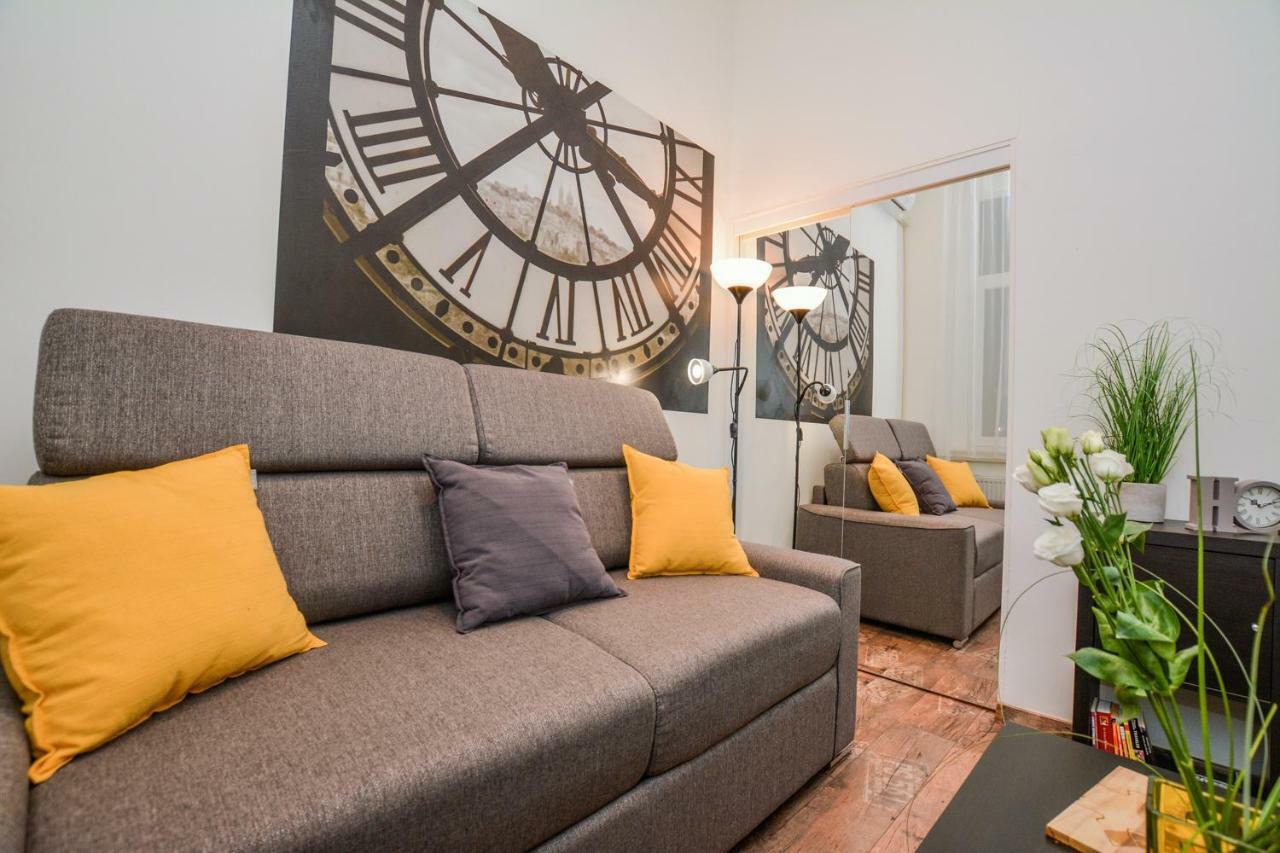 Timeless Apartment Budapest Bagian luar foto