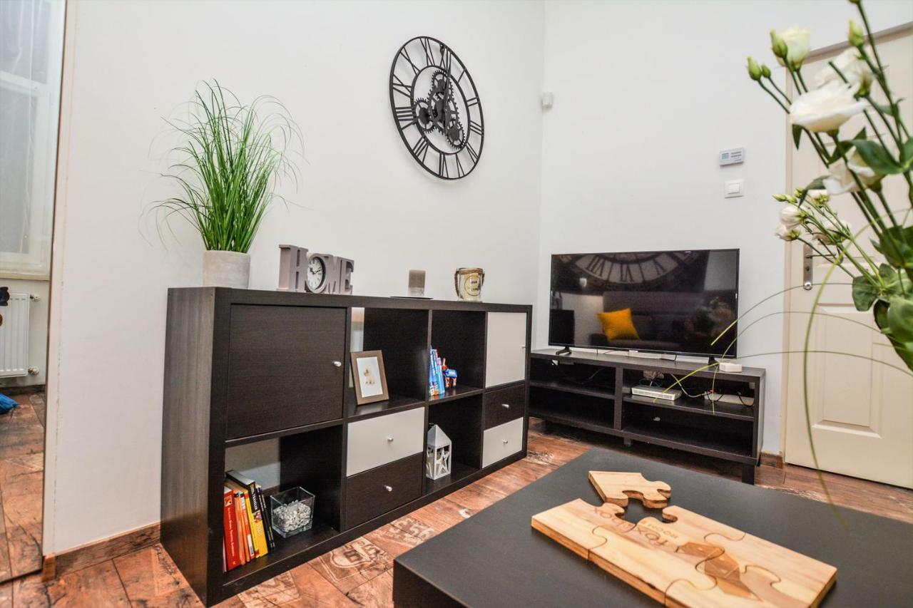 Timeless Apartment Budapest Bagian luar foto