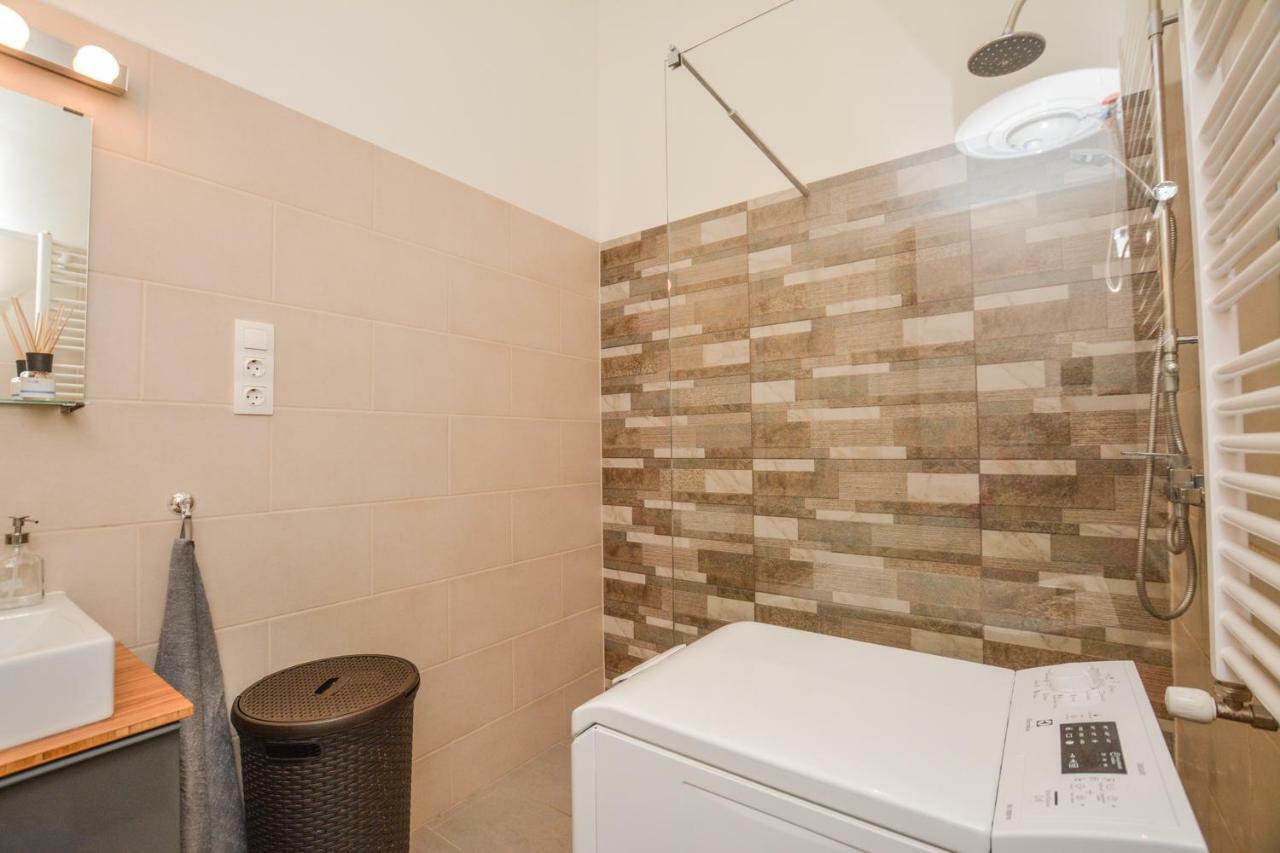 Timeless Apartment Budapest Bagian luar foto